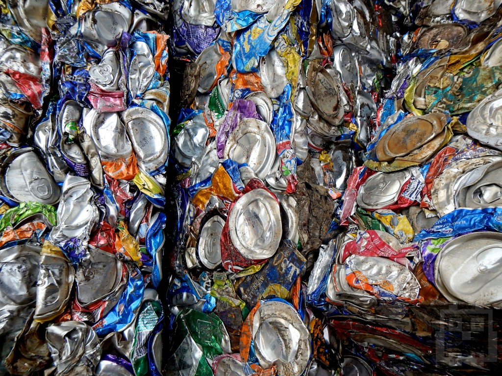 Crushed cans 